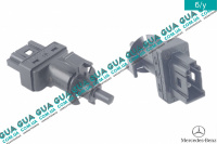 Датчик положения педали сцепления / выключатель сигнала торможения