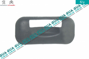 Декоративная накладка внутренней ручки двери задней левой / правой   