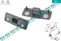 Направляющая втулка / упор боковой сдвижной двери левой / правой / фиксатор ( верхняя ) ( мама ) 1шт.