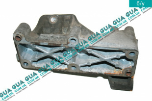 Кронштейн / опора крепления двигателя правый    