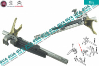 Вилка включения задней передачи КПП