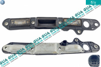 Планка / накладка крышки багажника ( корпус подсветки номерного знака )